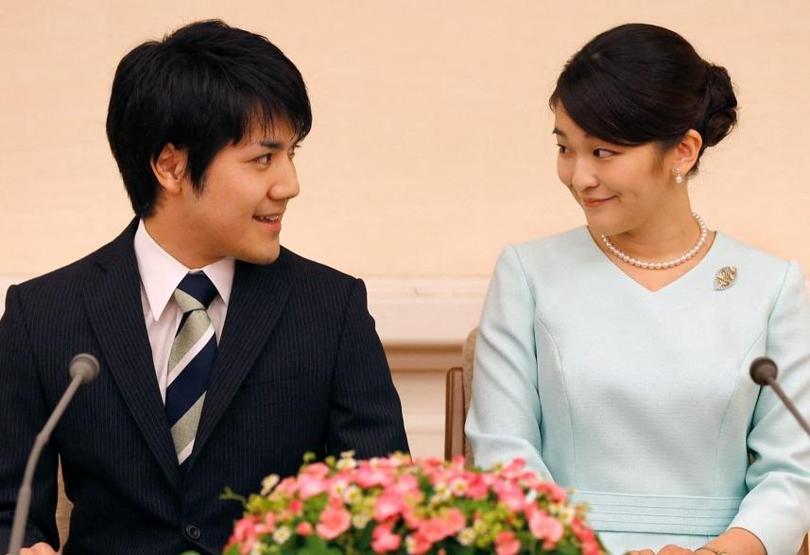 2600 yıllık ailede bir ilk: Japonya Kraliyetinde Kara Dul krizi