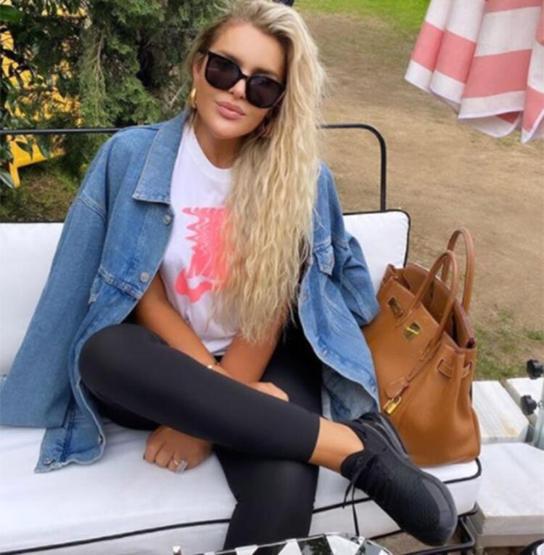 Selin Ciğerci son paylaşımıyla takipçilerini şaşırttı Sarı saçlarına veda etti