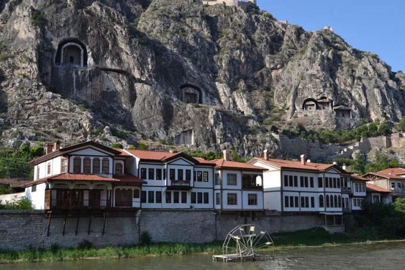Yeşilırmak nehriyle hayat bulan Amasya
