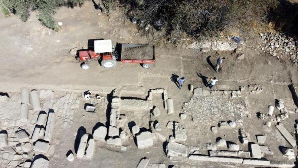 Stratonikeiada 1600 yıllık mozaikler gün yüzüne çıkarılıyor