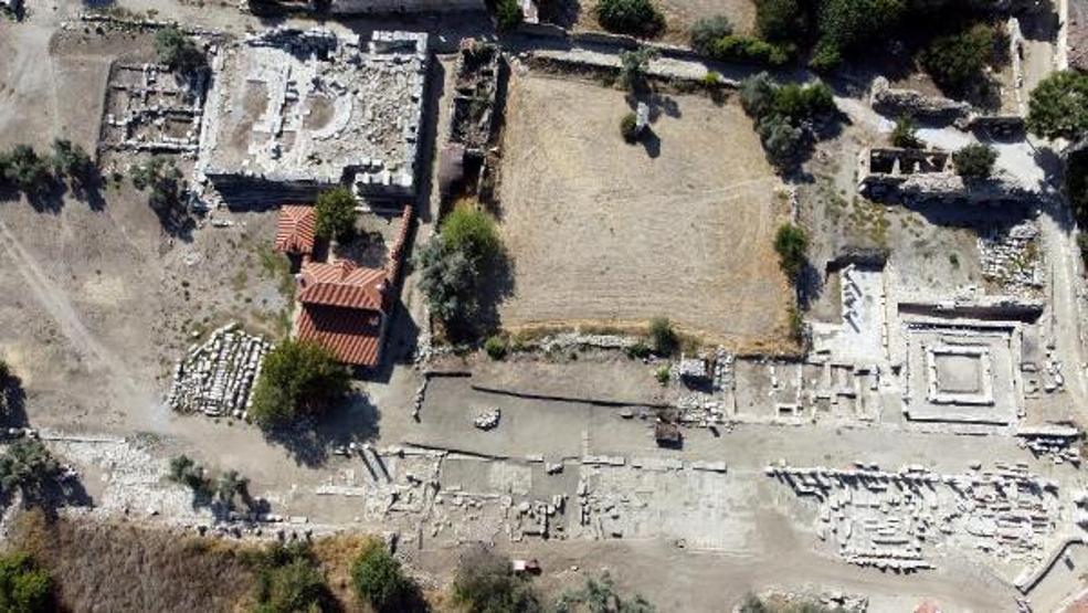 Stratonikeiada 1600 yıllık mozaikler gün yüzüne çıkarılıyor