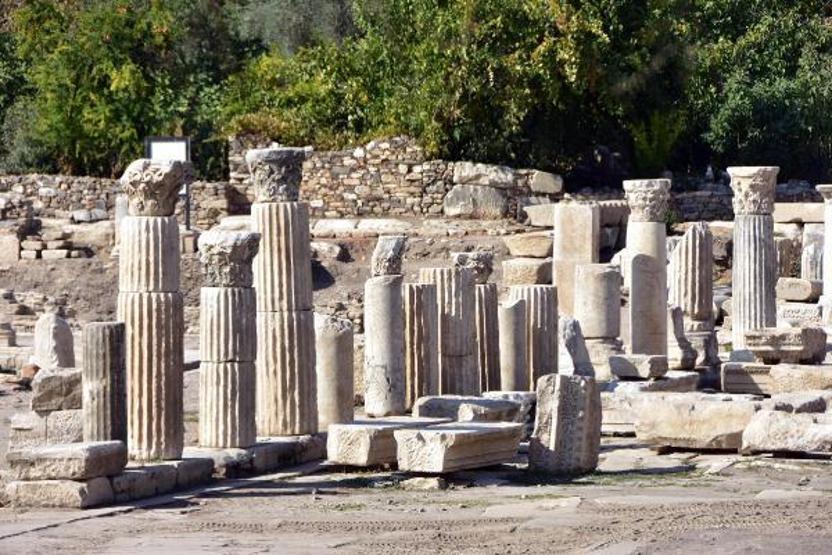 Stratonikeiada 1600 yıllık mozaikler gün yüzüne çıkarılıyor