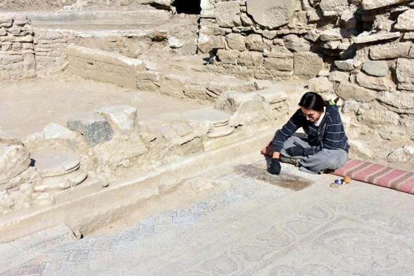 Stratonikeiada 1600 yıllık mozaikler gün yüzüne çıkarılıyor