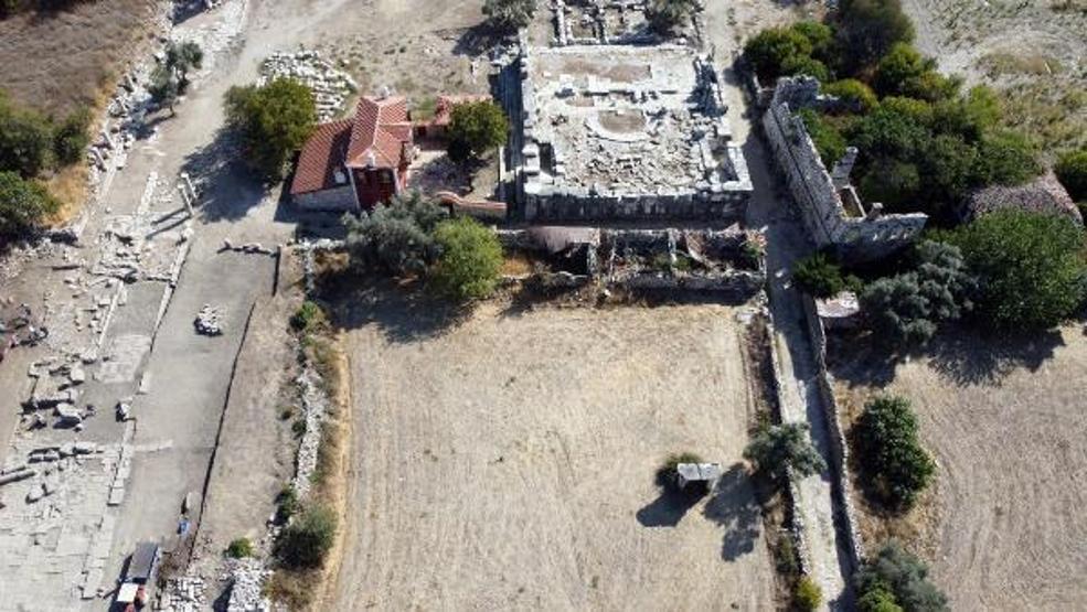 Stratonikeiada 1600 yıllık mozaikler gün yüzüne çıkarılıyor