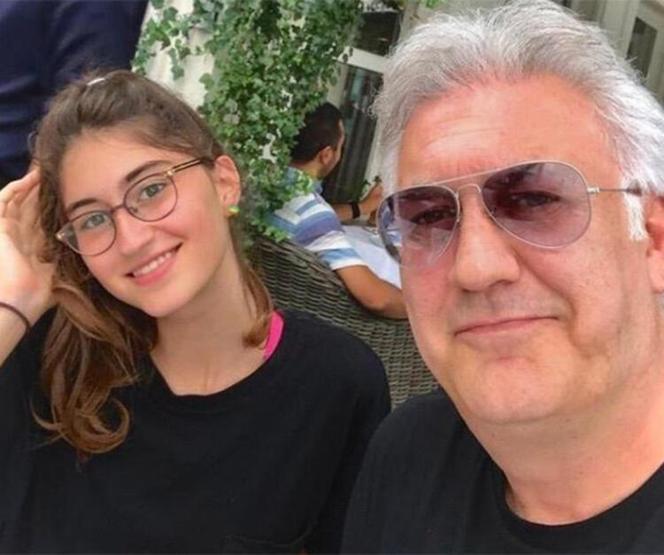 Esra Sönmezer: Havuz kenarında bile çizmelerle yürüyormuş