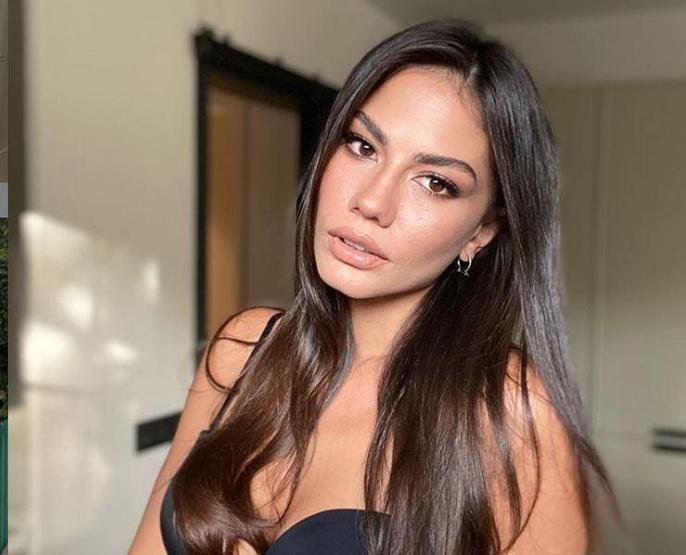 Demet Özdemir yüz yogasıyla genç kalıyor