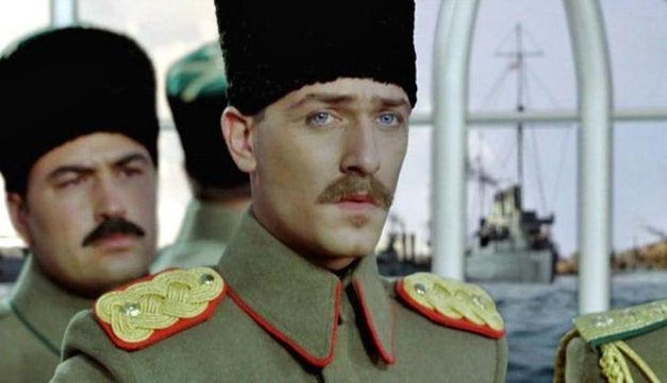 Cumhuriyet filminde Atatürkü Aras Bulut İynemli mi canlandıracak Atatürk’ü canlandıran oyuncular..