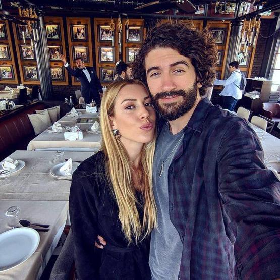 Sinem Kobalın kardeşini gören şaşıp kalıyor