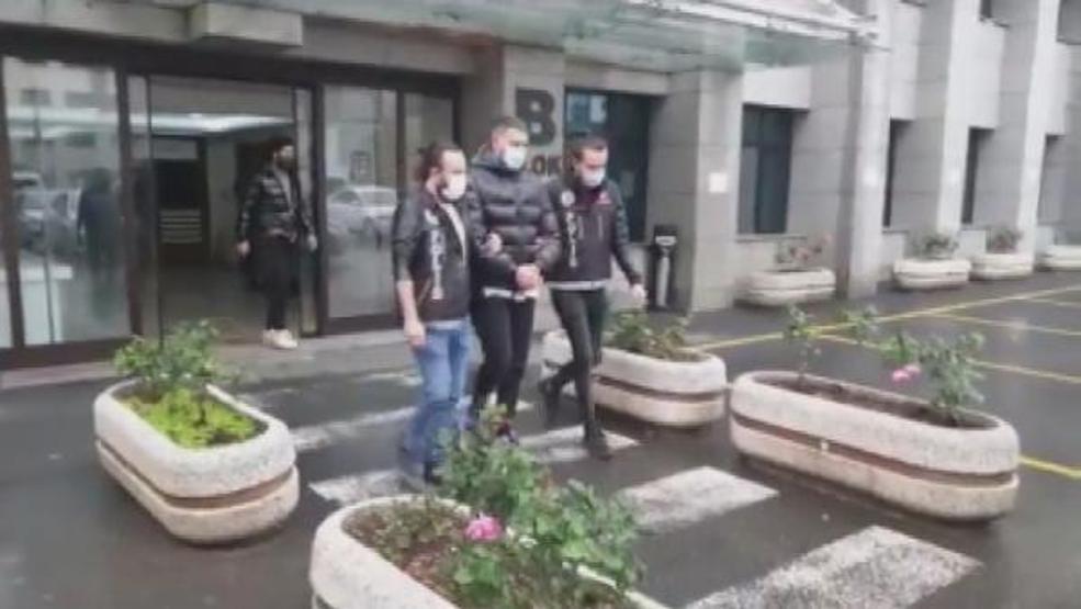 Şarkıcı Murda havalimanında gözaltına alındı