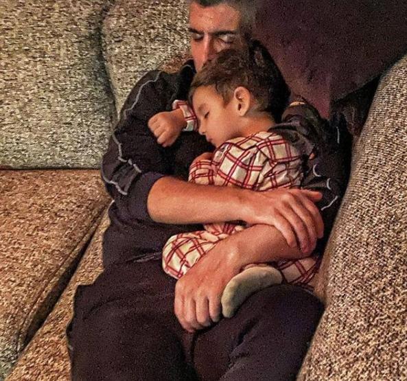 Feyza Aktan ile Özcan Deniz birbirine girdi Feyza Aktan, Özcan Denize tokat attı