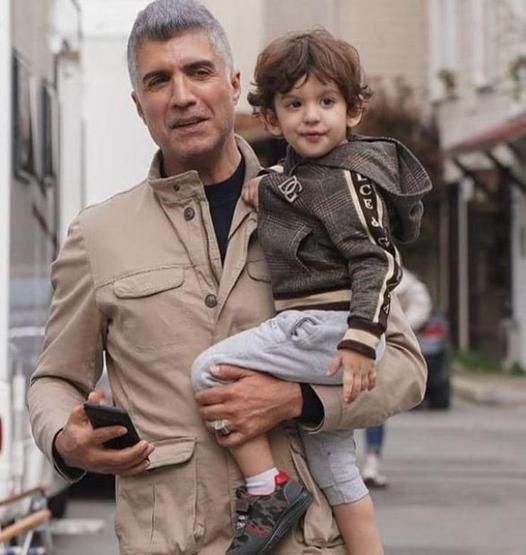 Feyza Aktan ile Özcan Deniz birbirine girdi Feyza Aktan, Özcan Denize tokat attı