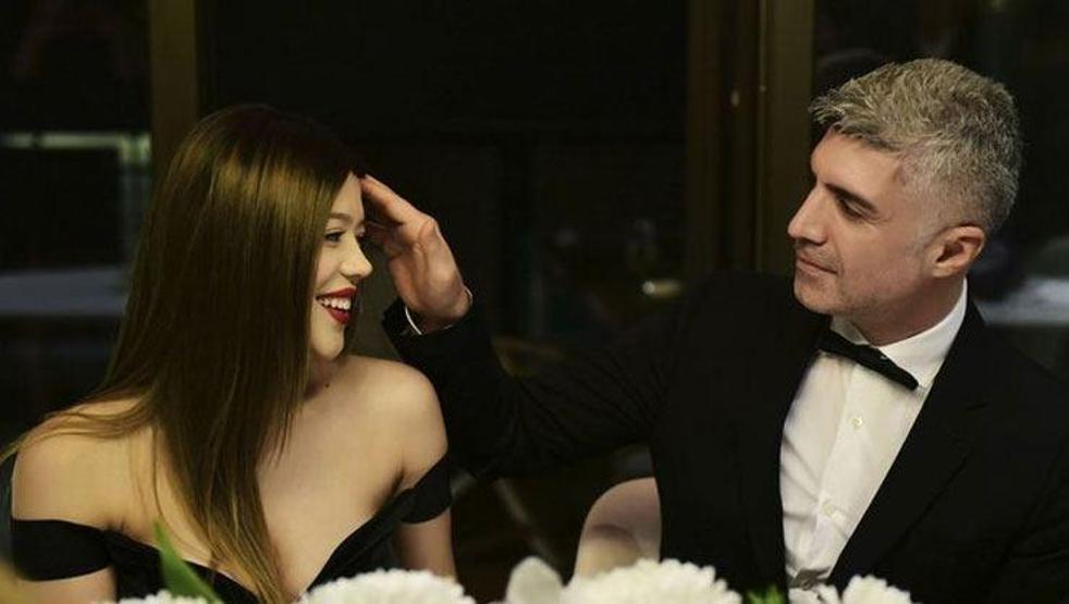 Feyza Aktan ile Özcan Deniz birbirine girdi Feyza Aktan, Özcan Denize tokat attı
