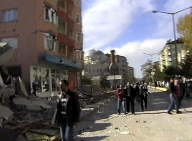 Van depremin üzerinden 10 yıl geçti, acılar halen taze