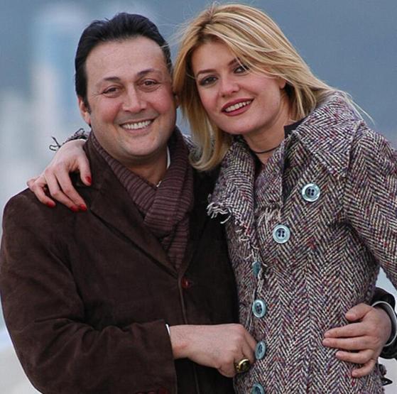 Şebnem Özinal kızı Ayşe ile görüntülendi