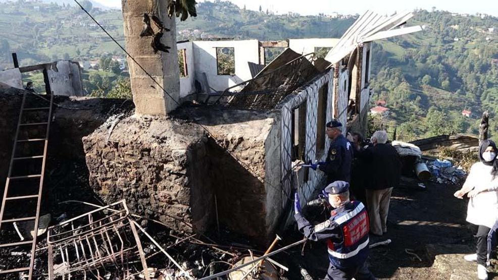 Çevreci ressamın basın açıklaması öncesi yanan evine ‘kundaklama’ şüphesi