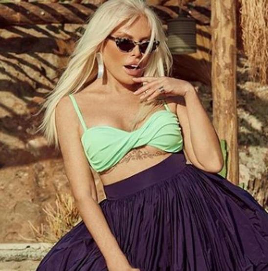 Semiramis Pekkan, Ajda Pekkanı tiye aldı