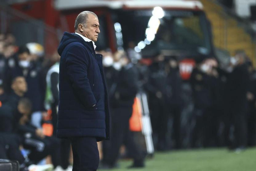Son dakika... Galatasarayda Gustavo Assunçao ayrılıyor