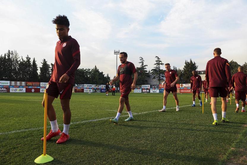 Son dakika... Galatasarayda Gustavo Assunçao ayrılıyor