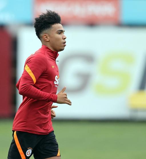 Son dakika... Galatasarayda Gustavo Assunçao ayrılıyor