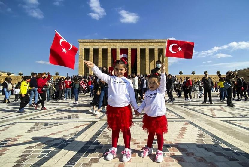 Cumhuriyetin 98inci yılında Anıtkabire ziyaretçi akını