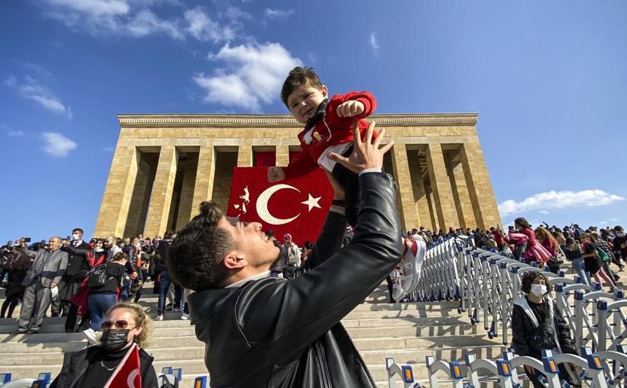 Cumhuriyetin 98inci yılında Anıtkabire ziyaretçi akını