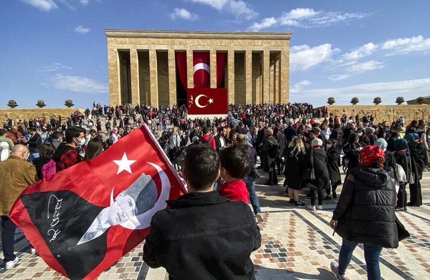 Cumhuriyetin 98inci yılında Anıtkabire ziyaretçi akını