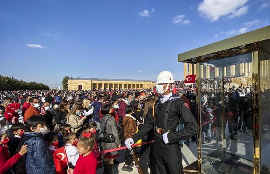 Cumhuriyetin 98inci yılında Anıtkabire ziyaretçi akını
