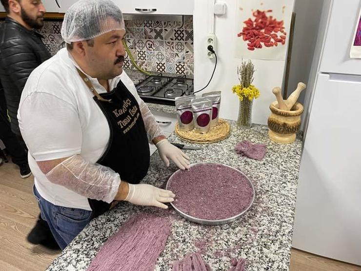 Tatlı severlere yeni alternatif: Mor künefe