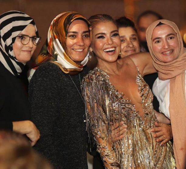 Hülya Avşar ile Gülben Ergen birbirine girdi