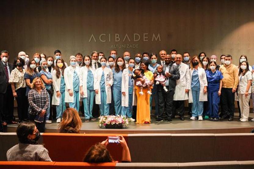 Kamerunlu siyam ikizleri, Türkiyede şifa buldu
