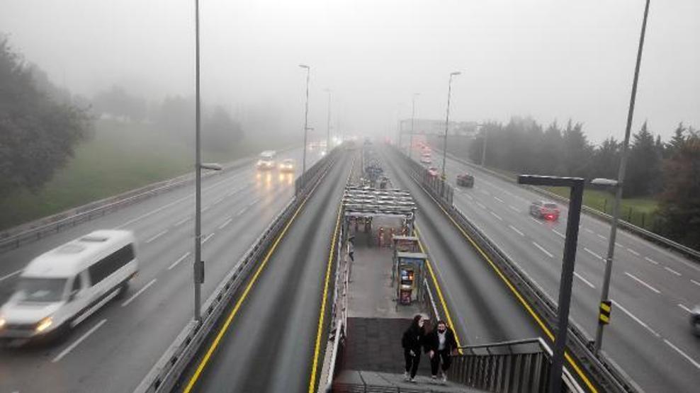 İstanbul sis altında
