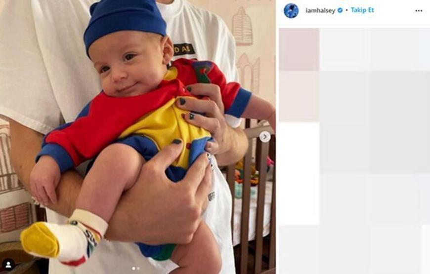 Halsey kendisini tanıyan hayranları ile hatıra fotoğrafı çektirdi