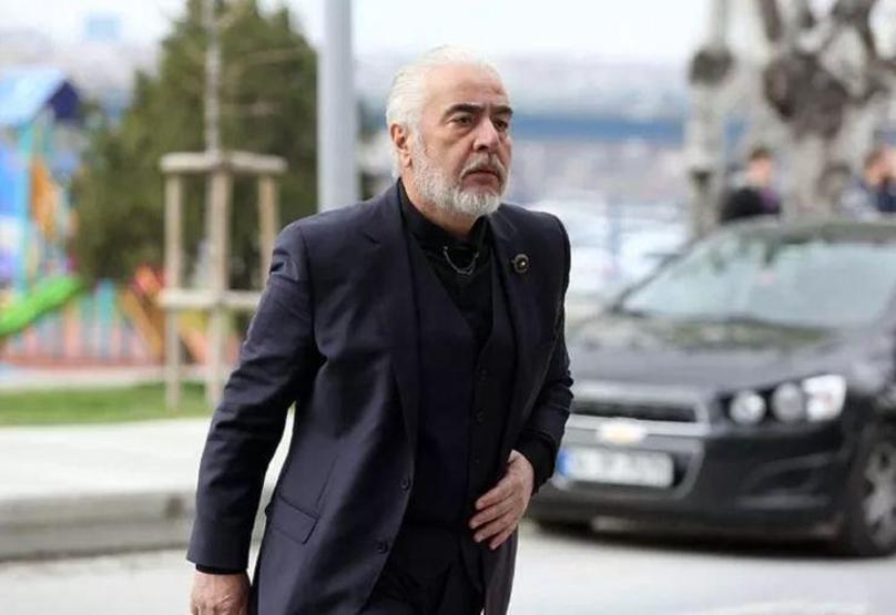 Nebahat Çehreden Uğur Yücele cevap: Uzayda mı yaşıyor