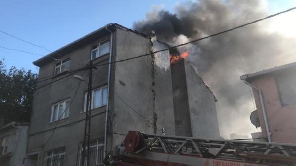 Beyoğlunda gelin damadın nikah günü evi yandı