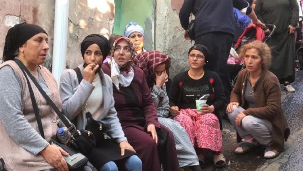 Beyoğlunda gelin damadın nikah günü evi yandı