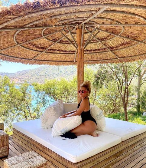 Selin Ciğerci hakkında çıkan aşk iddialarına yanıt verdi