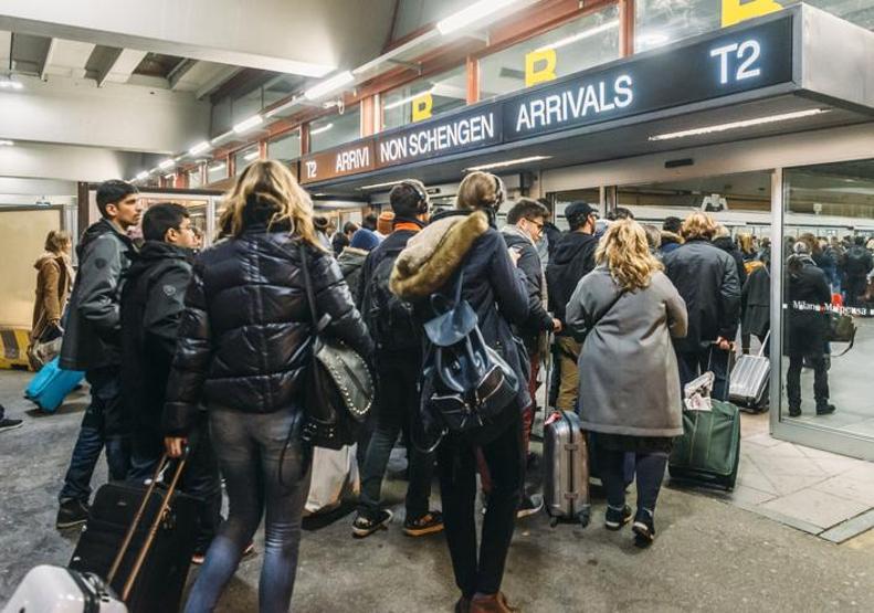 AB vatandaşı olmayan ve Schengen bölgesine seyahat edeceklerden 7 euro alınacak