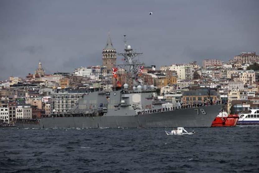 ABD savaş gemisi Sarayburnuna demirledi