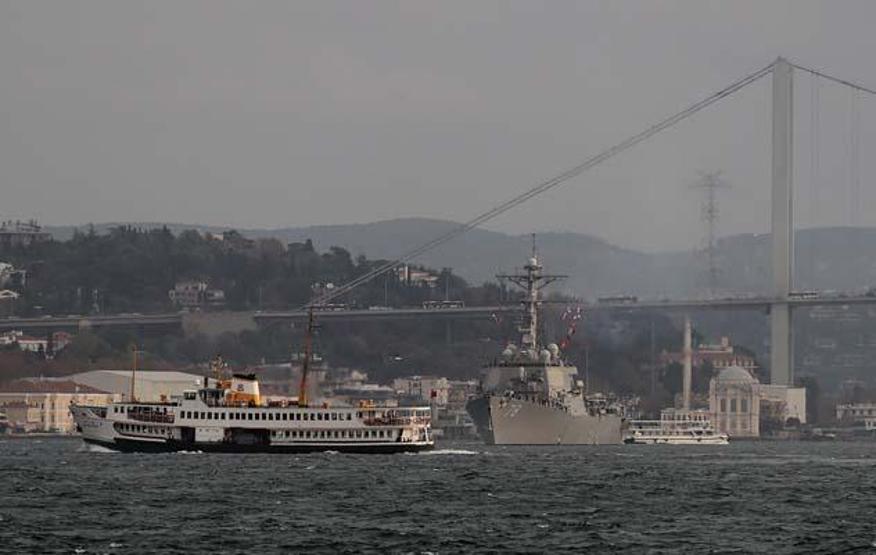 ABD savaş gemisi Sarayburnuna demirledi