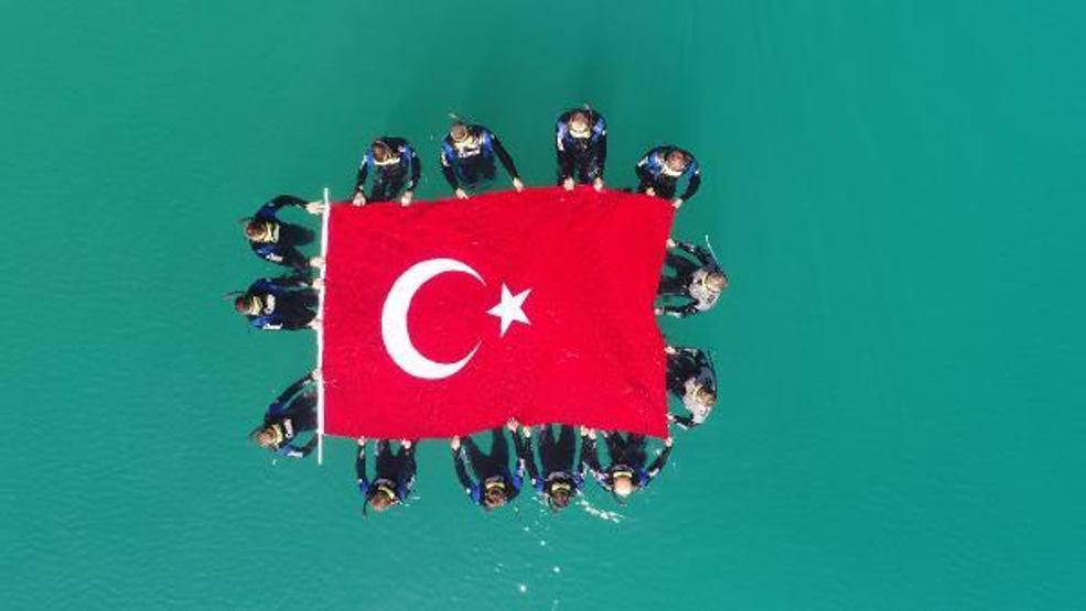 Türkiyenin kurbağa adamları Antalyada yetiştiriliyor