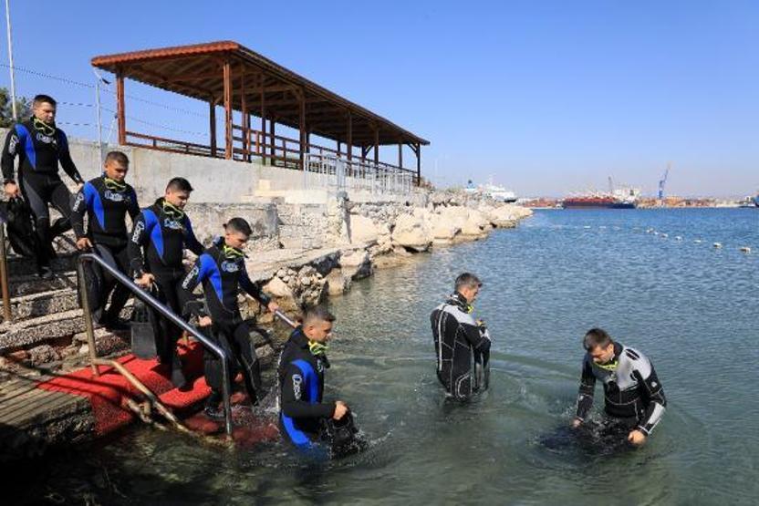 Türkiyenin kurbağa adamları Antalyada yetiştiriliyor