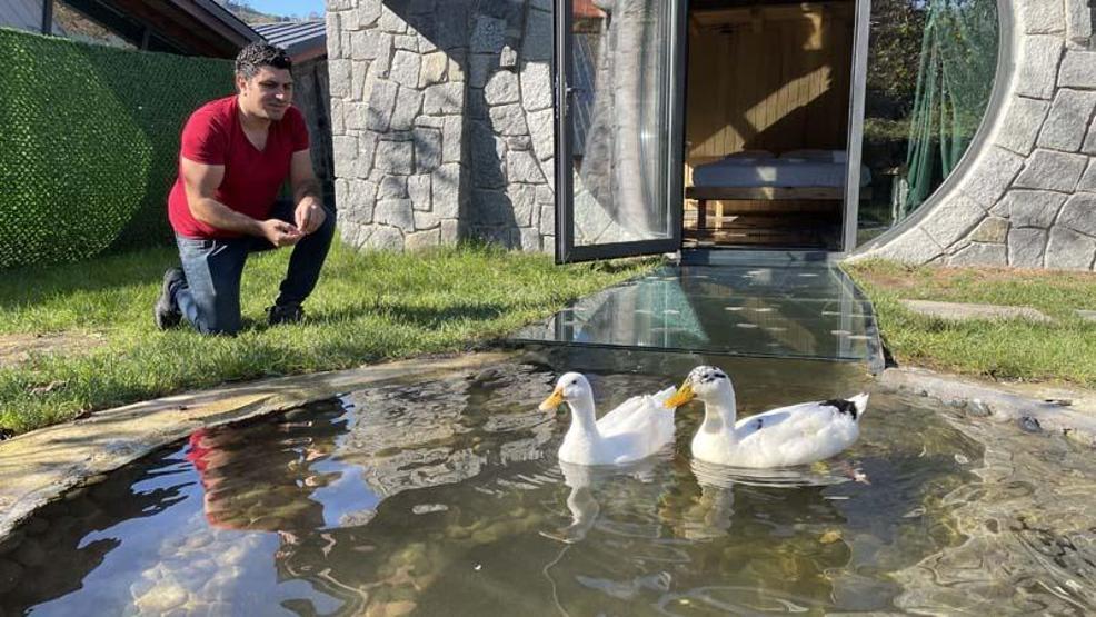 Gemideki işini bırakarak tasarladığı bungalov evler tatilin adresi oldu