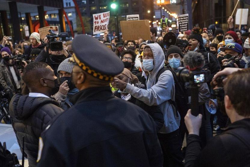 ABDde ırkçılık karşıtı protestolarda iki kişiyi öldüren Rittenhouseun beraati protesto edildi