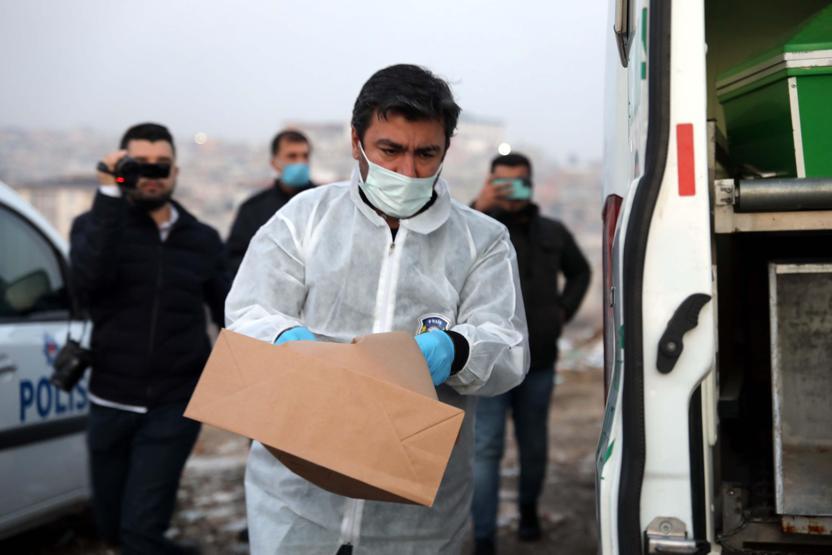 Dehşete düşüren olay Çöplükteki çantanın içinde bulundu