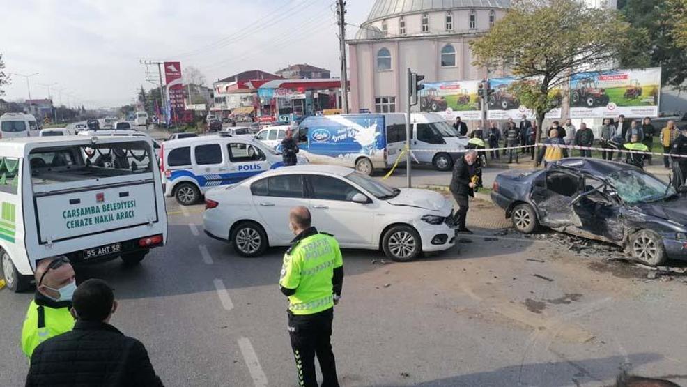 Kırmızı ışıkta geçen otomobil, iki araca çarptı; 1 ölü, 3 yaralı