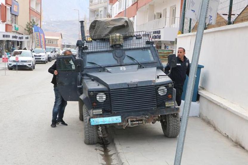 İhbara giden polislere pastalı sürpriz