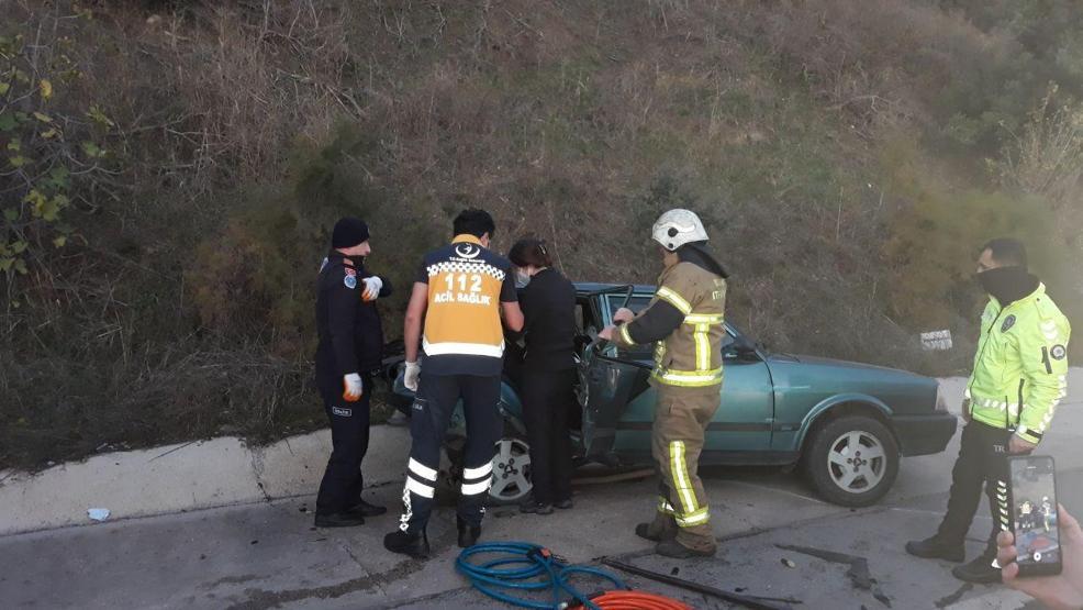 Arızalanan araca çarptı: 3 yaralı