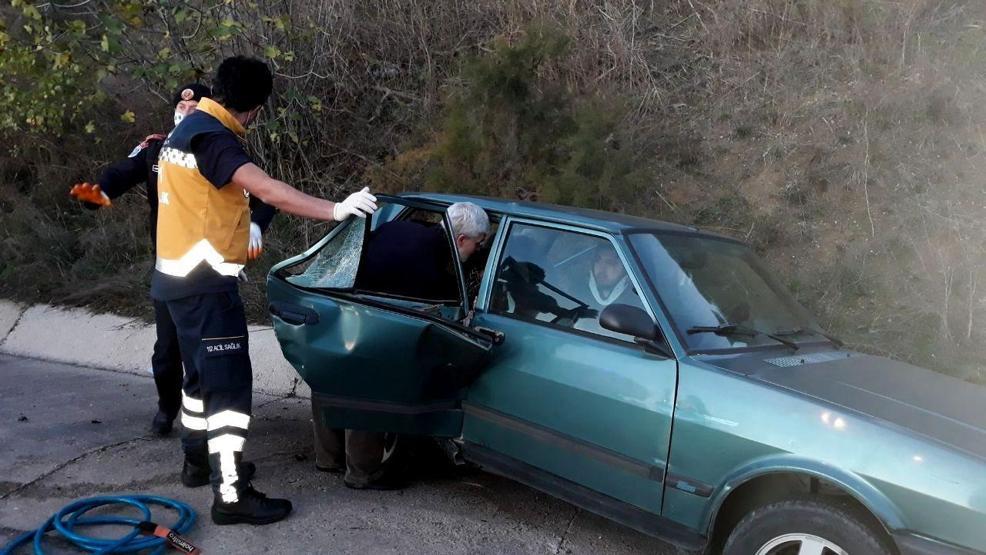 Arızalanan araca çarptı: 3 yaralı