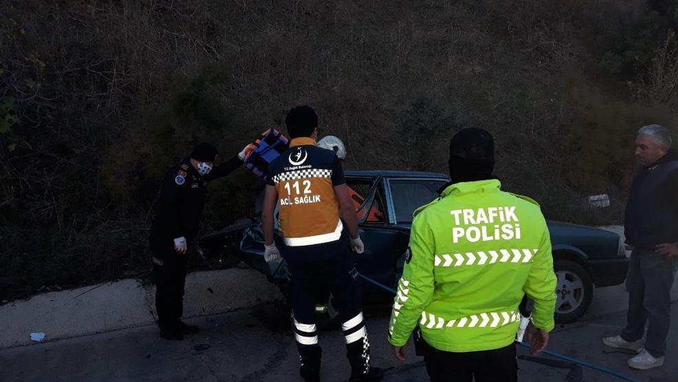 Arızalanan araca çarptı: 3 yaralı
