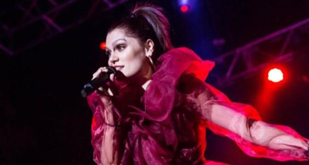 Pop yıldızı Jessie J düşük yaptığını açıkladı